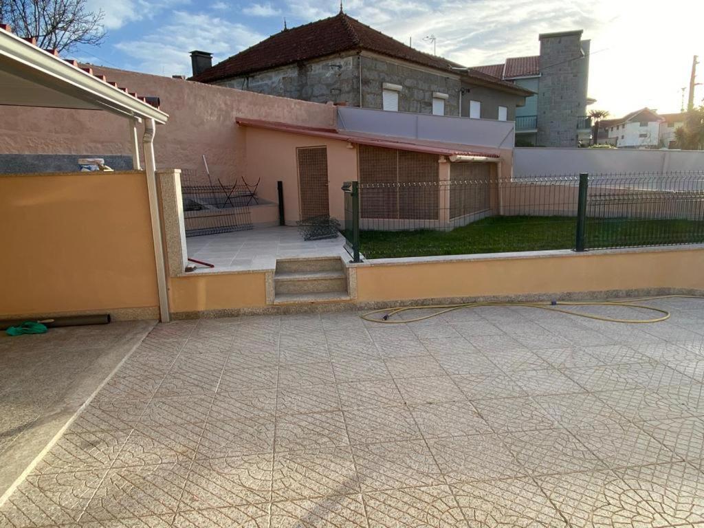 Vivenda Caixilao Casa Com 3 Quartos *